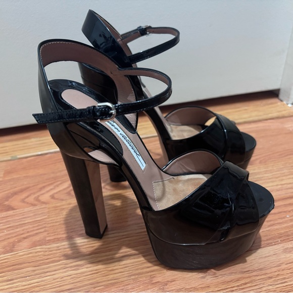 Brian Atwood Black Patent Platform Heels Size 7 Ankle Strap Sandals - Picture 5 of 5